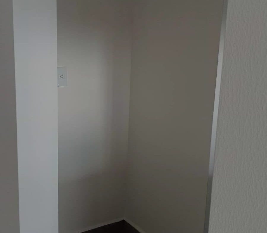 900